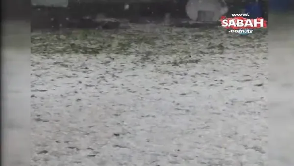 Ardahan'da etkili olan dolu yağışı kenti beyaza bürüdü