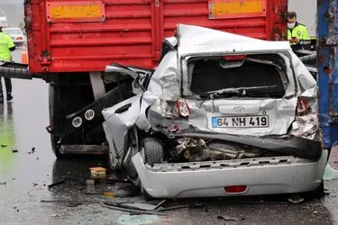 Son Dakika Haber Izmir De Feci Kaza 9 Arac Birbirine Girdi Mucize Kurtulus Son Dakika Haberler