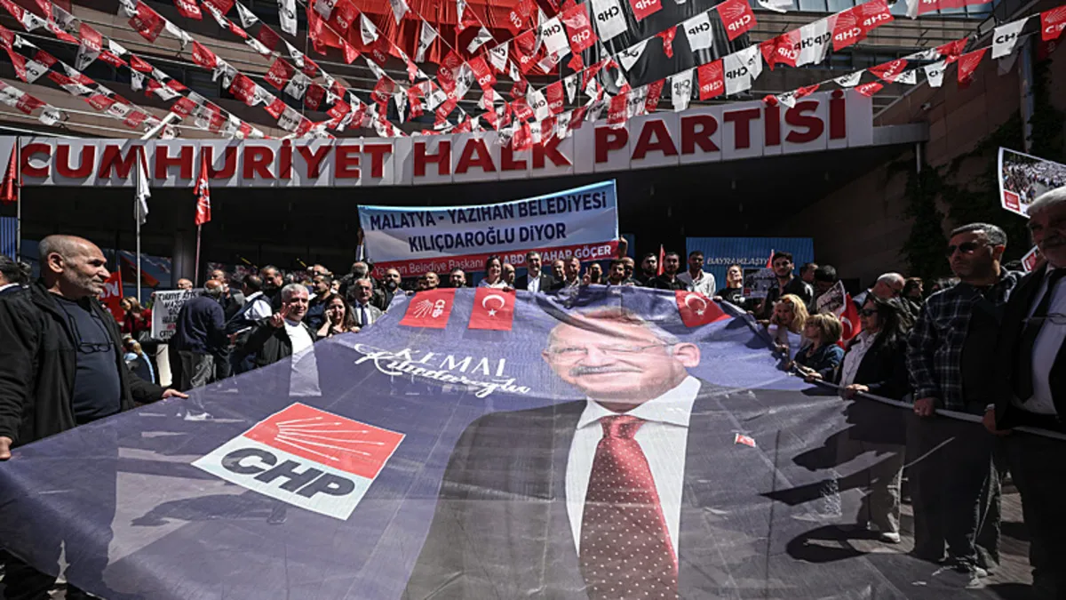 SON DAKİKA… Kemal Kılıçdaroğlu 3 yıl sonra CHP Genel Merkezi’nde! Hazırlıklar tamamlandı: Hangi mesajları verecek? SON DAKİKA… Kemal Kılıçdaroğlu 3 yıl sonra CHP Genel Merkezi’nde! Hazırlıklar tamamlandı: Hangi mesajları verecek?