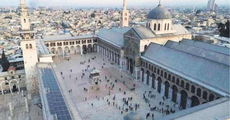 Emevi Camii ‘özgür cuma’ya hazırlanıyor