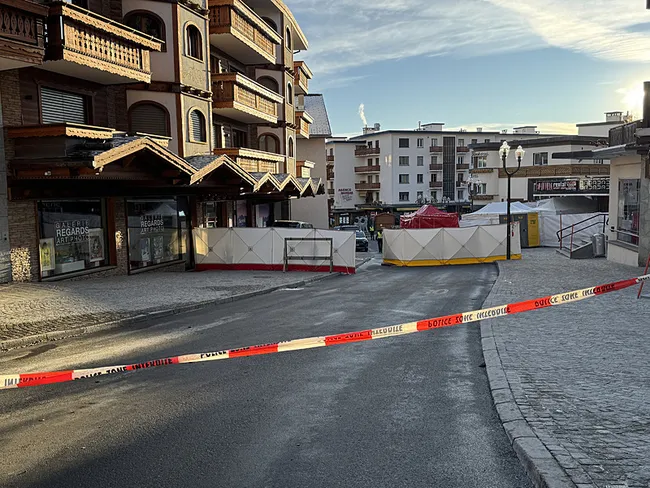 isvicredeki-yilbasi-eglencesi-kotu-bitmisti-yanginda-maytapli-mum-ihtimali-1767383613445.jpeg İsviçre’deki yılbaşı eğlencesi kötü bitmişti! Yangında maytaplı mum ihtimali