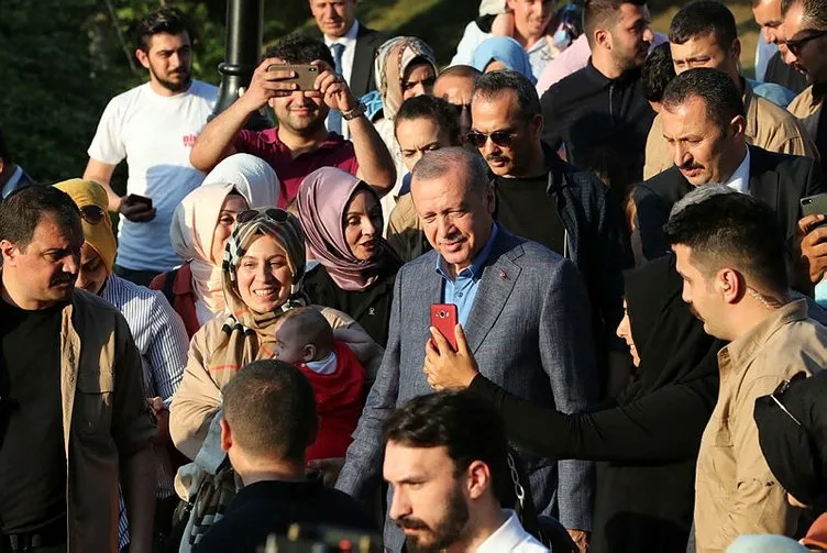 BaÅkan ErdoÄan, NakkaÅtepe Millet Bahçesi'ni gezdi vatandaÅlarla sohbet etti