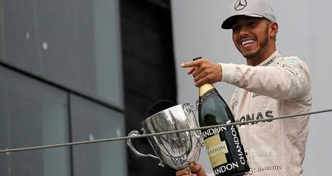 Lewis Hamilton Rosberg’in ensesinde