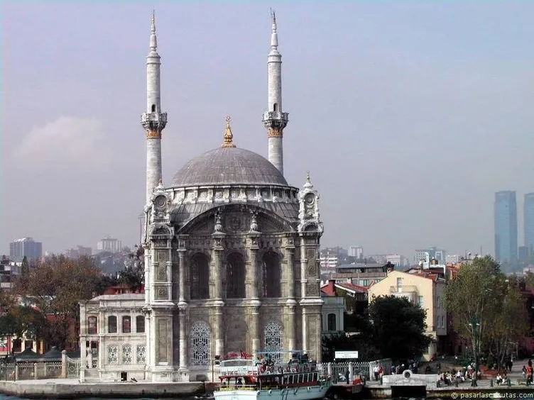 Tarihi Ortaköy Camisi yeniden ibadete açılıyor