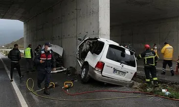 Kastamonu’da, otomobil üst geçit ayağına çarptı: 2 ölü, 1 yaralı