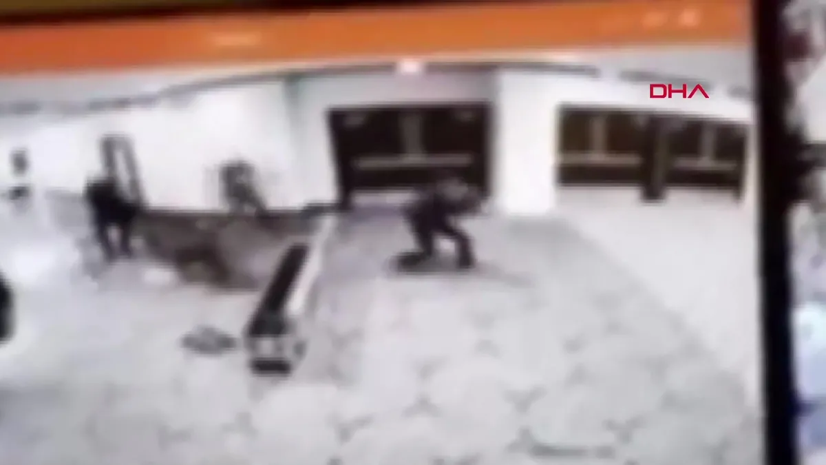 ABD Başkanı Trump’ın programında ateş açan saldırgan kamerada | Video videosunu izle ABD Başkanı Trump’ın programında ateş açan saldırgan kamerada | Video videosunu izle