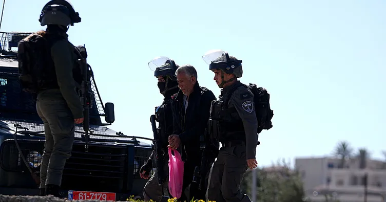 İsrail, Batı Şeria’da 100’den fazla Filistinliyi gözaltına aldı