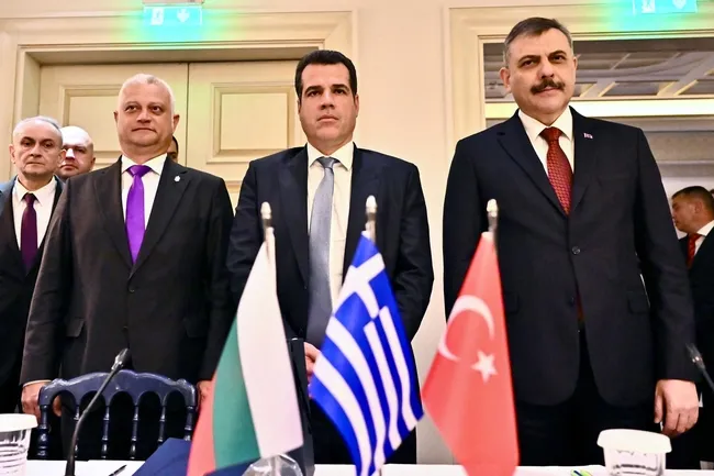 bakan-ciftci-cok-boyutlu-stratejimizi-kararlilikla-surduruyoruz-1777481804392.jpg Bakan Çiftçi: “Çok boyutlu stratejimizi kararlılıkla sürdürüyoruz”