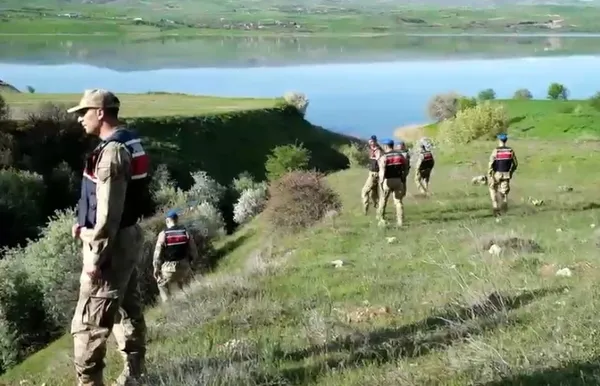 dag-tas-ve-bayir-da-gulistana-dair-bir-iz-ariyor-1777626946359.jpg