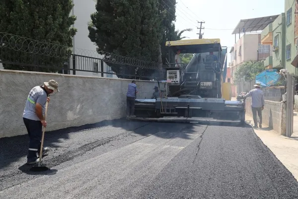 yuregir-belediyesi-4-yilda-510-bin-ton-sicak-asfalt-doktu-1693818026373.jpg