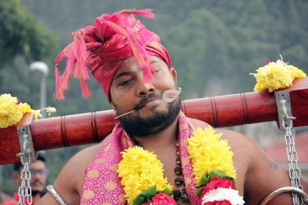 1,5 milyon Hindu Thaipusam için buluştu