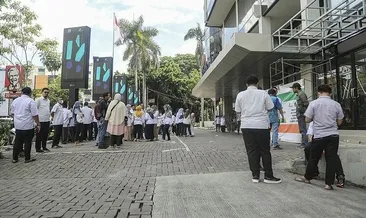 Endonezya 5.6’lık depremle sarsıldı