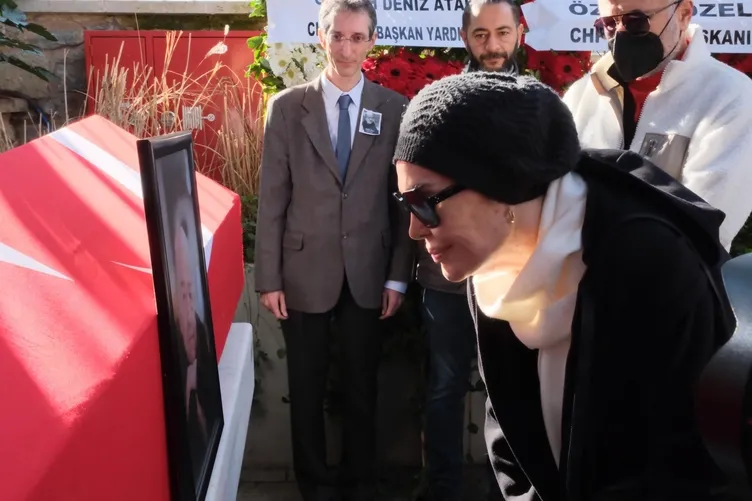 Selim İleri son yolculuğuna uğurlandı! Türkan Şoray’dan hüzünlü veda: Bugün yemek için bulaşacaktık