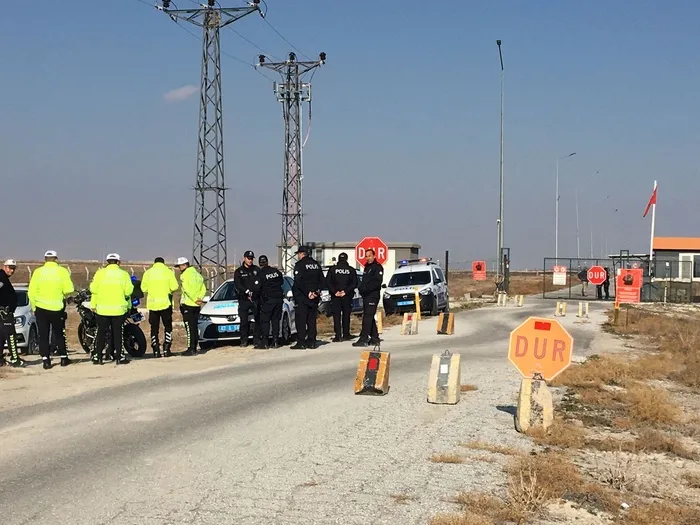 SON DAKİKA | Konya'da Türk Yıldızları'na ait eğitim uçağı düştü! Pilot kurtuldu