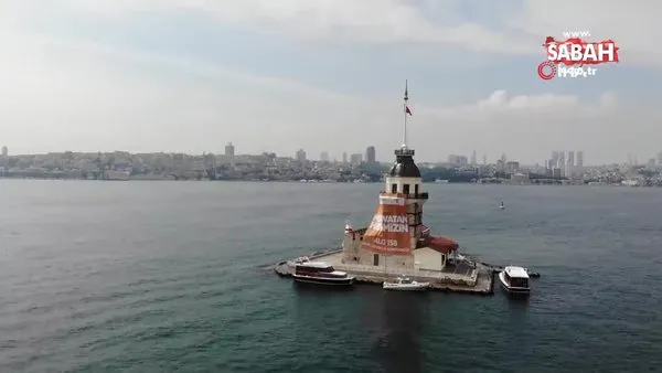 Sahil Güvenlik Komutanlığı'ndan Kız Kulesi’nde dev pankartlı kutlama | Video