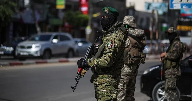 Kassam Tugayları, Gazze’nin güneyinde 10 İsrail askerini öldürdü Kassam Tugayları, Gazze’nin güneyinde 10 İsrail askerini öldürdü