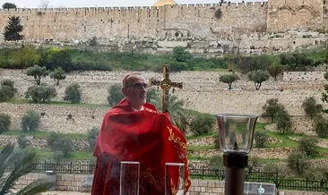 Patrik’i Kıyamet Kilisesi’ne sokmadılar