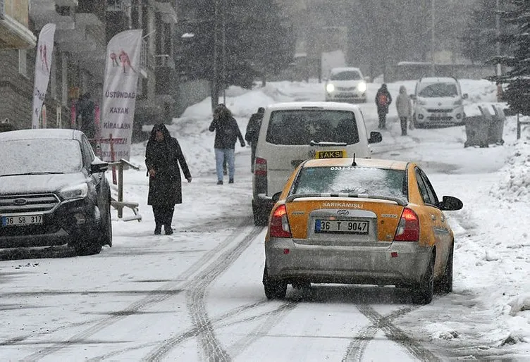 Meteoroloji’den son dakika yoğun yağış hava durumu bilgisi! Beklenen kar İstanbul’da başlıyor!