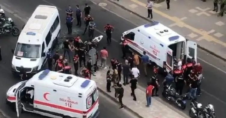 Yunus ekibi minibüsle çarpıştı: 2 polis yaralandı