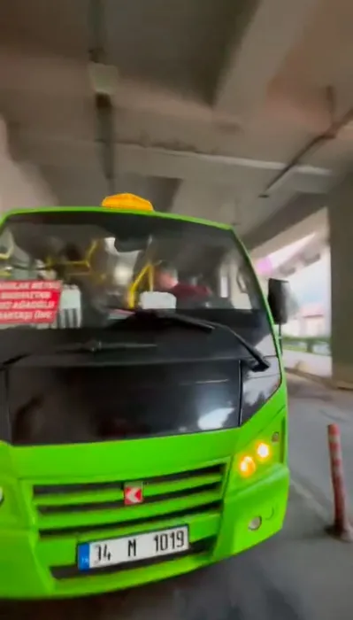 Sarıyer’de minibüste ilginç olay: Şoför kapıları kilitledi! Bunu vermeden kimse inmeyecek!