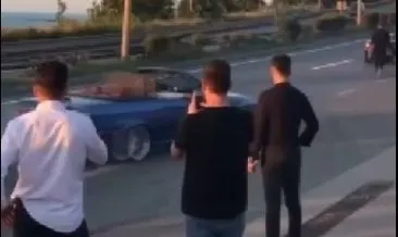 Trafiği kapatarak drift şovu yapan 2 genç, polisten kaçamadı #rize
