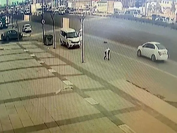 Kaçarken paraları yola saçıldı