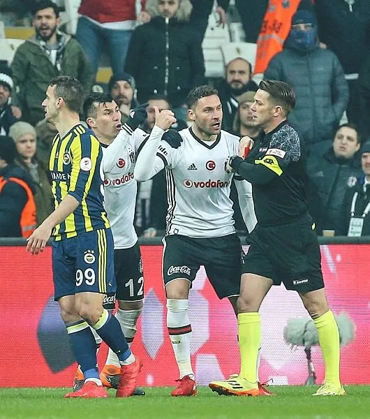 Beşiktaş - Fenerbahçe Ziraat Türkiye Kupası derbisinden kareler