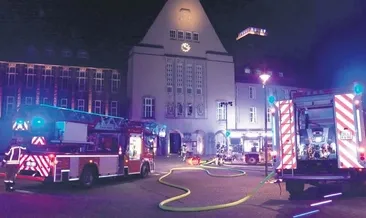 Önlemlere kızdı belediyeyi yaktı