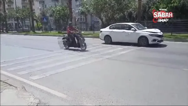 Yaya geçidinde feci kaza kamerada: Otomobil, yolun karşısına geçmeye çalışan adama çarpıp metrelerce savurdu | Video