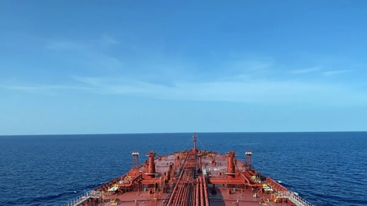 Axios: İran’a saldırılardan bu yana ilk kez ABD donanmasına ait gemiler Hürmüz’den geçti Axios: İran’a saldırılardan bu yana ilk kez ABD donanmasına ait gemiler Hürmüz’den geçti