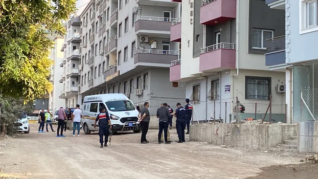 son-dakika-osmaniyede-uyusturucu-operasyonunda-supheli-ates-acti-1-asker-sehit-oldu-2-asker-yaralandi-1695221941294.jpg Son dakika: Osmaniye'de uyuşturucu operasyonunda şüpheli ateş açtı: 1 asker şehit oldu, 2 asker yaralandı