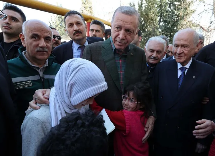 Başkan Erdoğan ve Bahçeli Osmaniye’de depremzedelerle bir araya geldi! Birliğimizi kimse parçalayamaz