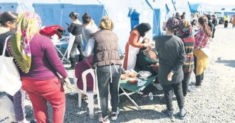 Hatay’da 1.500 depremzede kadına kuaför hizmeti