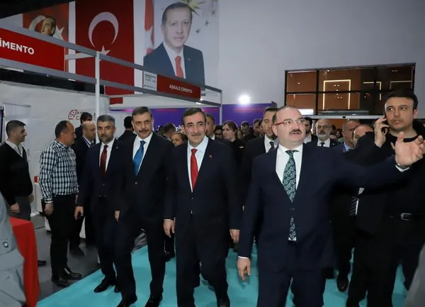 cumhurbaskani-yardimcisi-yilmaz-kuzeydogu-anadolu-kariyer-fuarinda-konustu-1745687753502.jpg