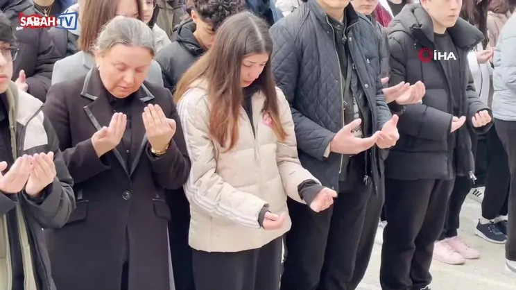 Otel faciasında yaşamını yitiren Lalin'in masası çiçeklerle donatıldı | Video