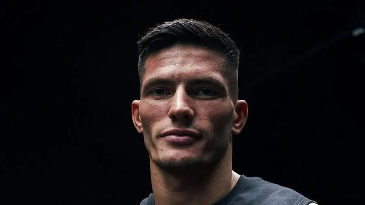 Islam Dulatov, UFC'de Türkiye için dövüşecek