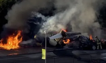 ABD’de ölümlü uçak kazası: Arabaya çarptı