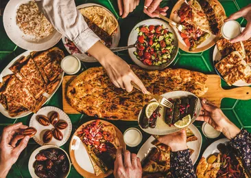 Bugünün menüsü hazır! Ana yemeğinden tatlısına enfes tariflerle sofralarınızı renklendirin...