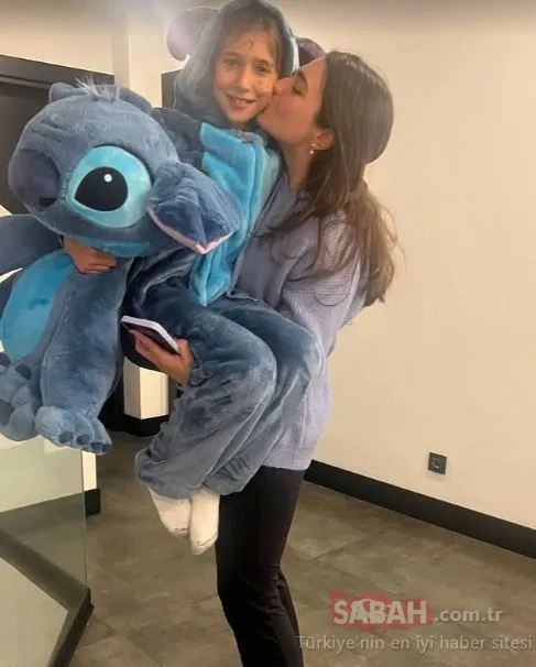 Minik kız kardeşini daha önce hiç görmemiştiniz! Sibel Can’ın kızı Melisa Ural’dan duygusal kutlama! Melisa Ural neden fotoğrafı sansürledi?