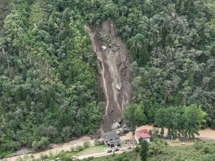 Trabzon’daki selde kaybolmuştu: Ali Kemal Demir son yolculuğuna uğurlandı!