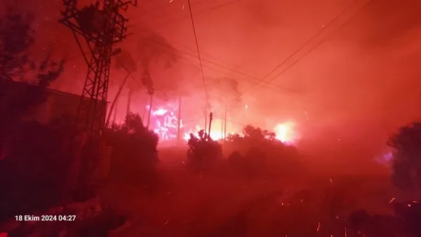 muglada-pes-pese-orman-yanginlari-yogun-ruzgara-ragmen-mudahale-suruyor-1729235103515.jpg