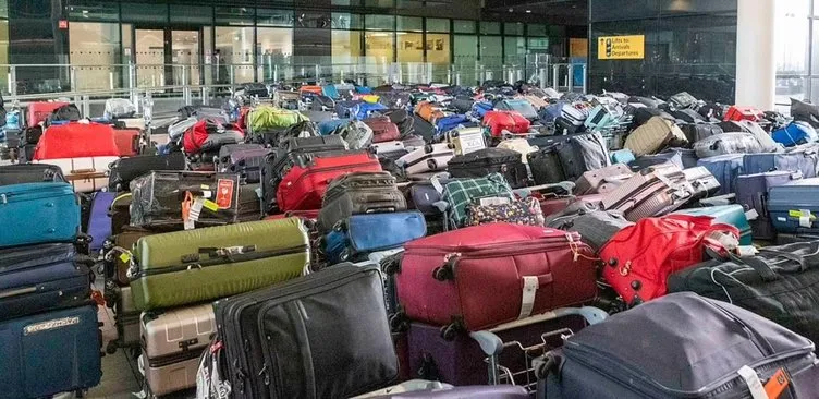Avrupa’da havalimanı kaosu: Valiz yığınları oluştu! Pilotlar ’İş başa düştü’  dedi