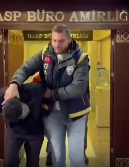 SON DAKİKA... Köpekvelisi Buket Özgünlü 20 milyonluk vurgun yapmıştı: Derneğe çökmeye çalışan çeteye operasyon!