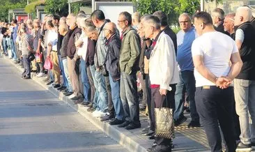 Otobüsler garajda, işçiler meydanda, vatandaş cefada... CHP yönetemiyor halk çile çekiyor #izmir