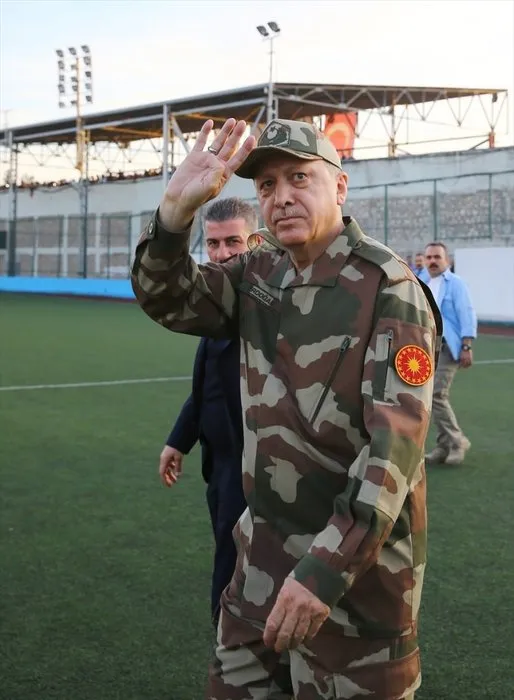 Cumhurbakanı ile beraber ünlü isimler sınıra akın etti