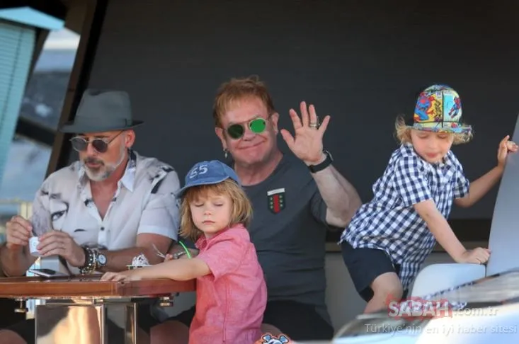 Dünyaca ünlü sanatçı Elton John’dan mezar taşı vasiyeti! İşte o duygusal açıklama!