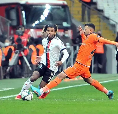Spor Toto Süper Lig: Beşiktaş: 0 - Medipol Başakşehir: 0 Maç devam ediyor