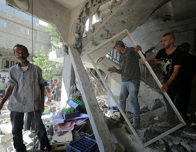 SON DAKİKA: Siyonist İsrail kadın ve çocuk demeden Gazze'de ev ev katliam yapıyor