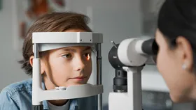 Her 3 çocuktan birinde var ama aileler fark etmiyor! Çocuğunuzun tahtayı göremediğini nasıl anlarsınız?