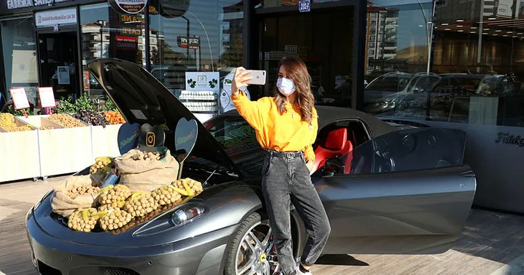 Lüks otomobilin bagajında ceviz satışı